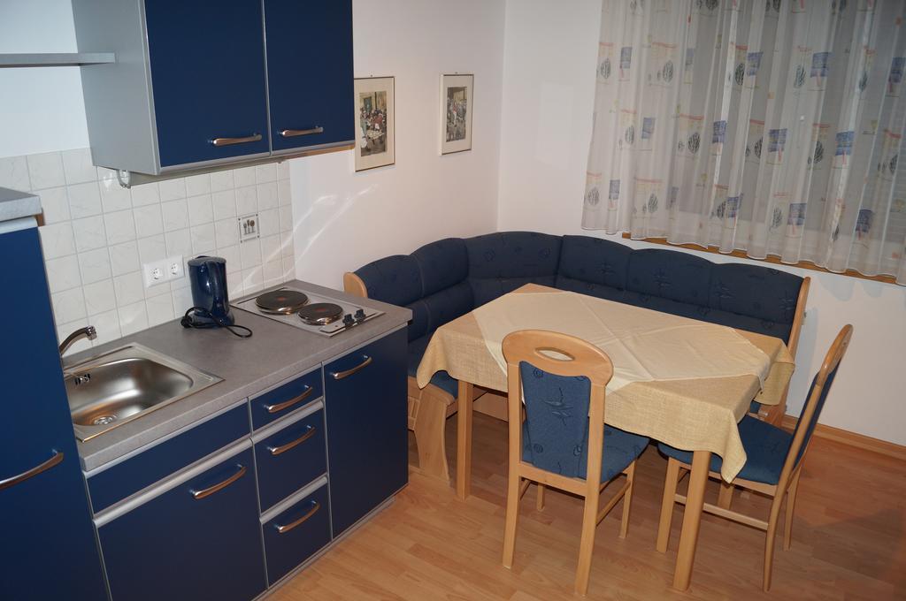 Hofer Vendégház Villach Szoba fotó