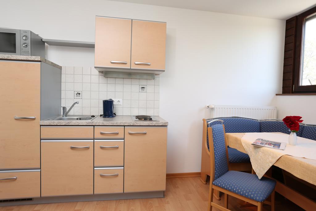 Hofer Vendégház Villach Szoba fotó